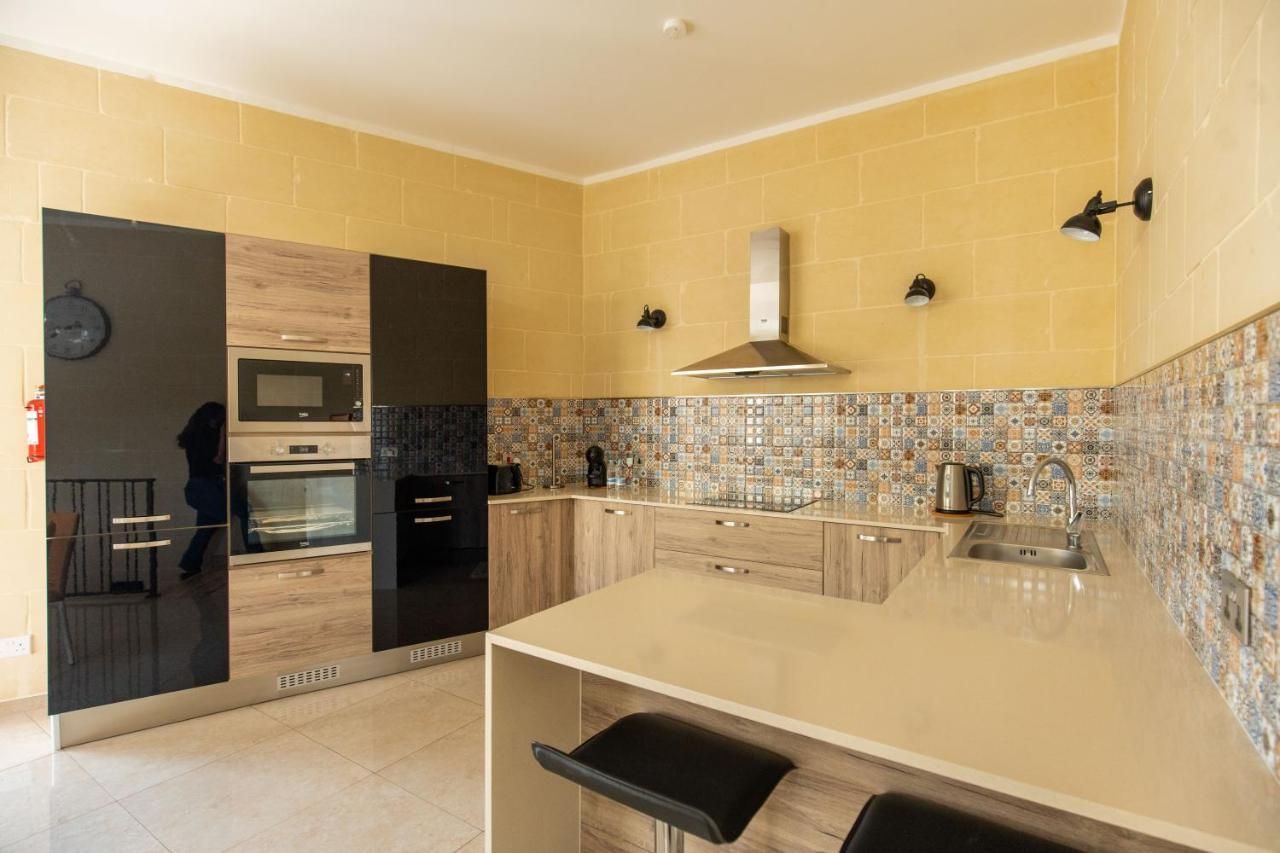 Narcisa - Luxury 3Br Traditional House With Pool, Cinema & Hot Tub 沙拉 外观 照片